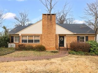 4004 Dogwood Dr, Greensboro, NC 27410