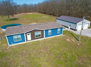 2979 Bundyville Rd, Walnut Hill, IL 62893