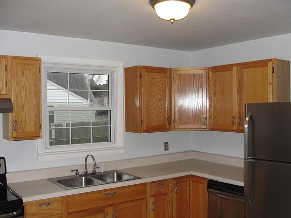 4th image of 301 Dune St