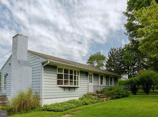 7 Hilltop Dr, Stockton, NJ 08559