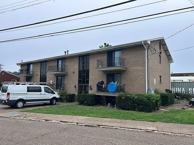 1221 Church Ave — Photo 3