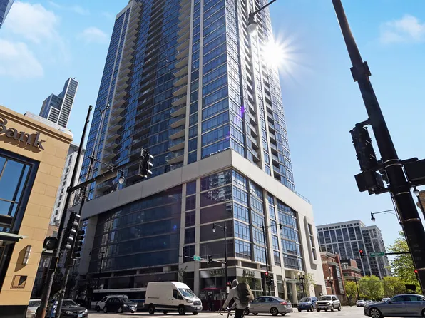 100 E 14th St APT 1206, Chicago, IL 60605