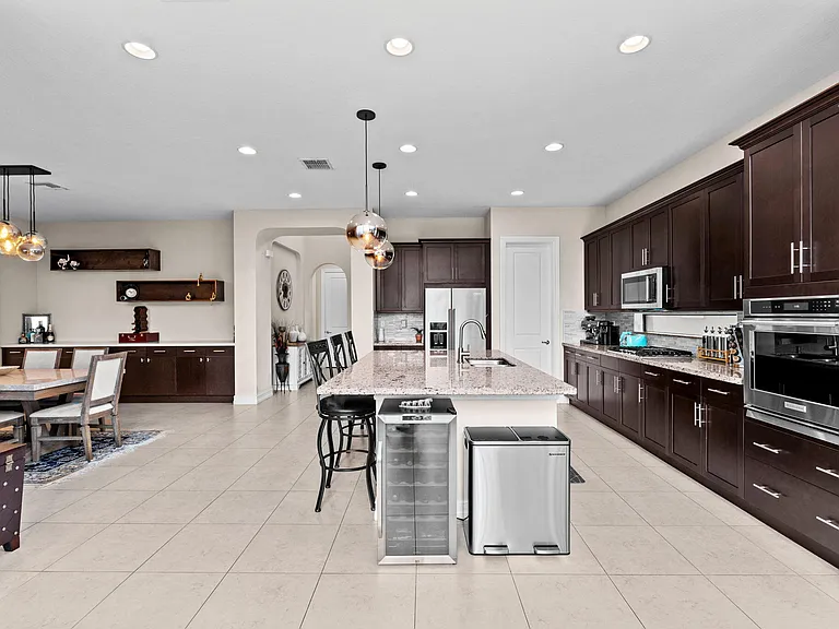 8845 Watercrest Cir W — Photo 6