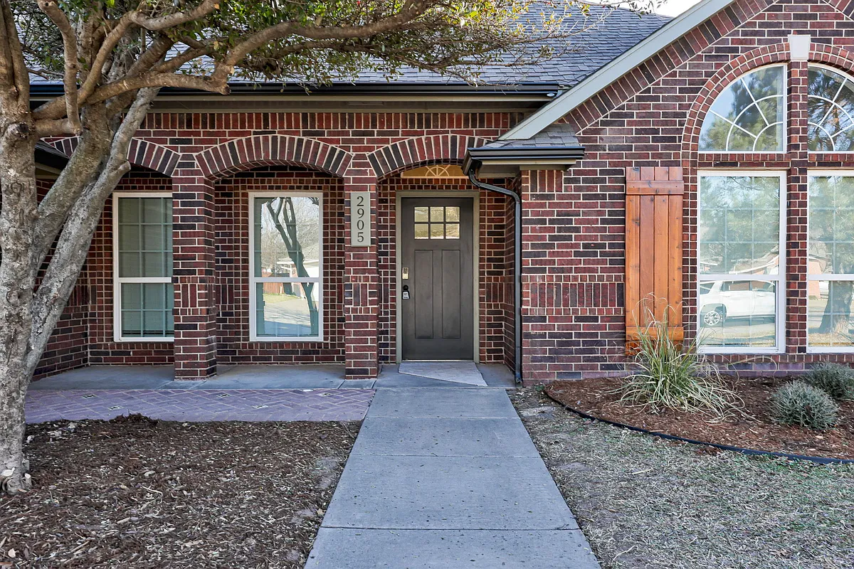 Building Photo - 2905 Hanover Dr
