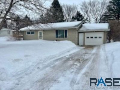 1212 Thresher Dr, Dell Rapids, SD, 57022