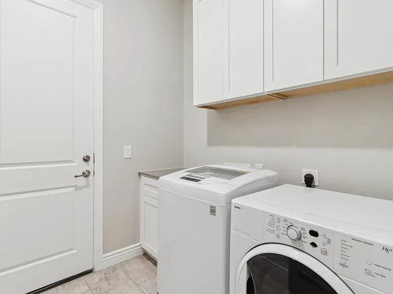 1432 E Cullumber St — Photo 22