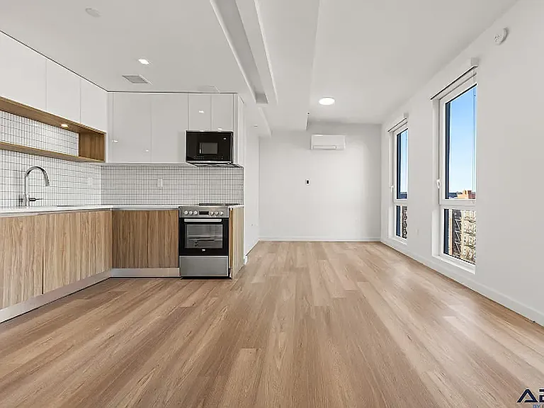 100 Lenox Rd #3J — Photo 1