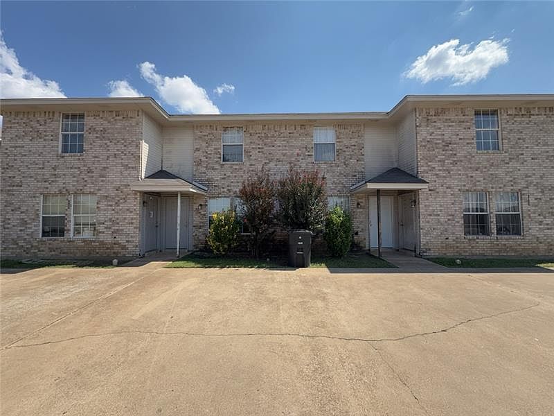 1st image of 5908 Greengate Dr APT C
