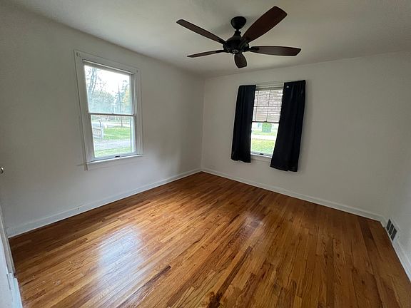 4th image of 3126 38th St NW