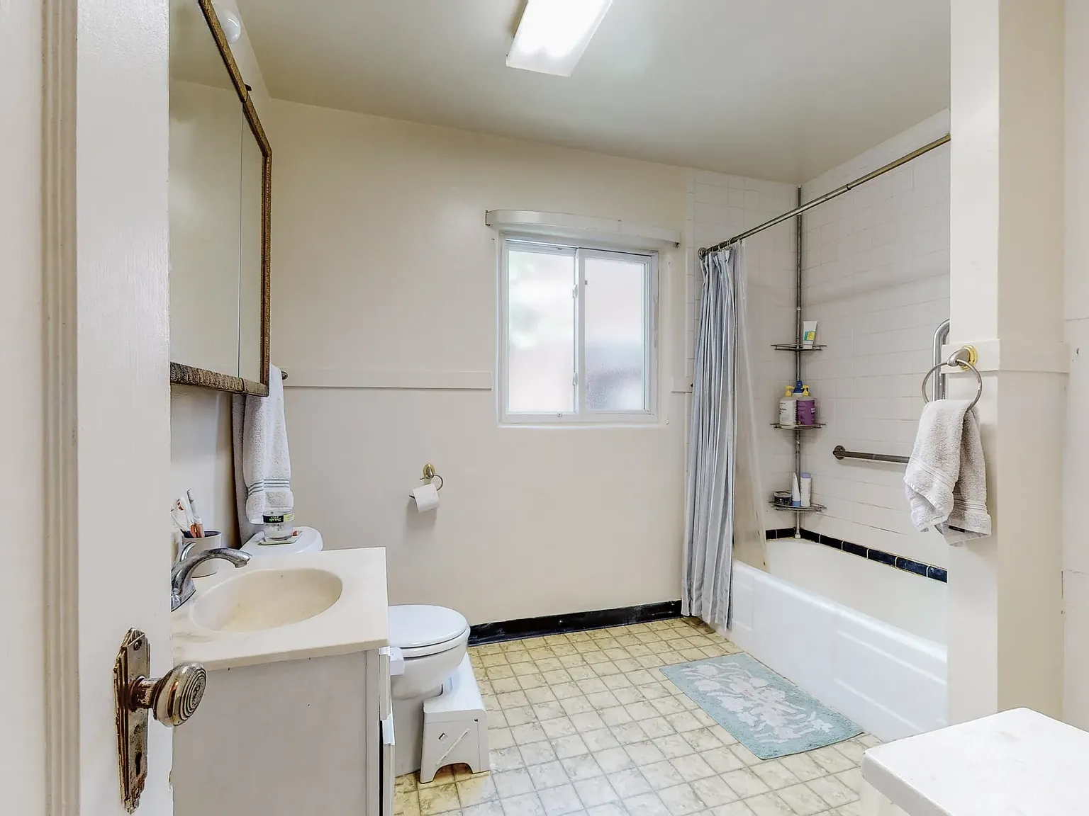2 bed, 1130 sqft, $2,095 — Photo 2