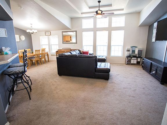 3rd image of 585 N Slate Dr