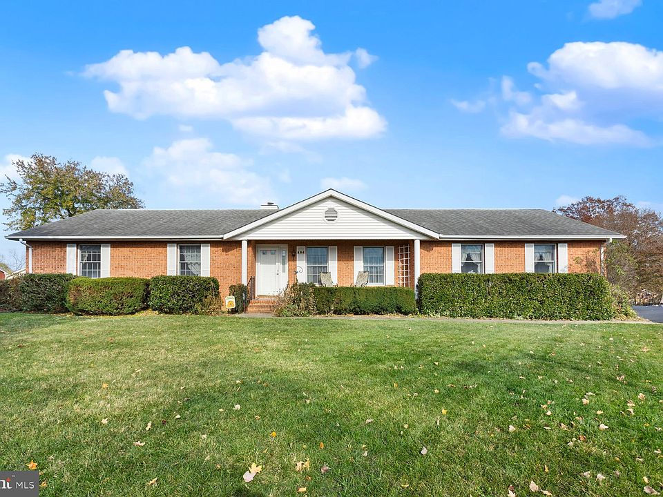 1st image of 504 Jasper Ct