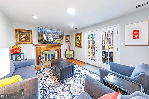 980 Old Holly Dr Photo 1