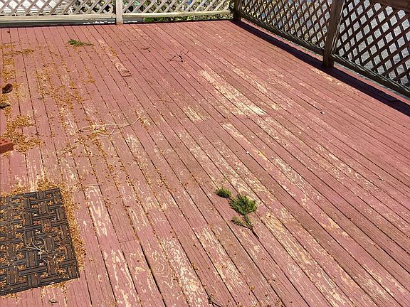 Large deck overlooks the lake
