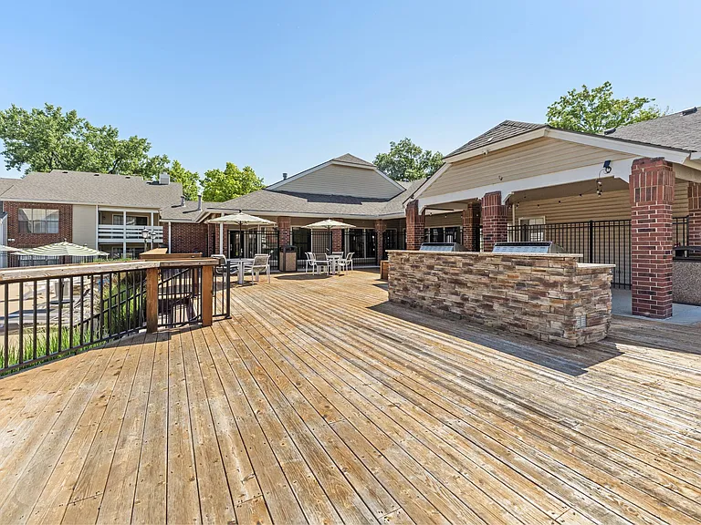 Silverwood Apartments — Photo 41
