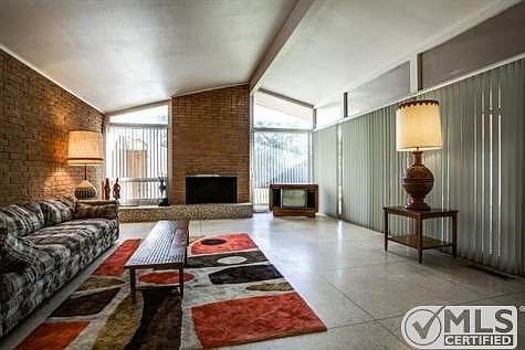 1st image of 2720 Twinlawn Dr