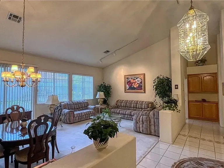1609 Windsford Cir — Photo 3