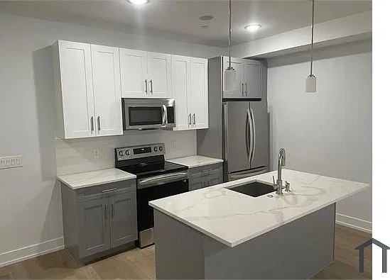 2156 N Darien St #1 — Photo 4