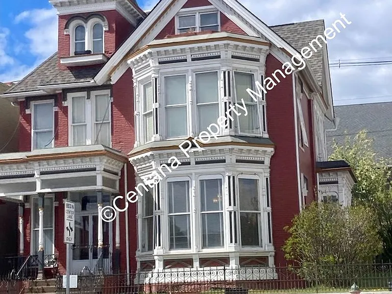 301 W Park — Photo 4