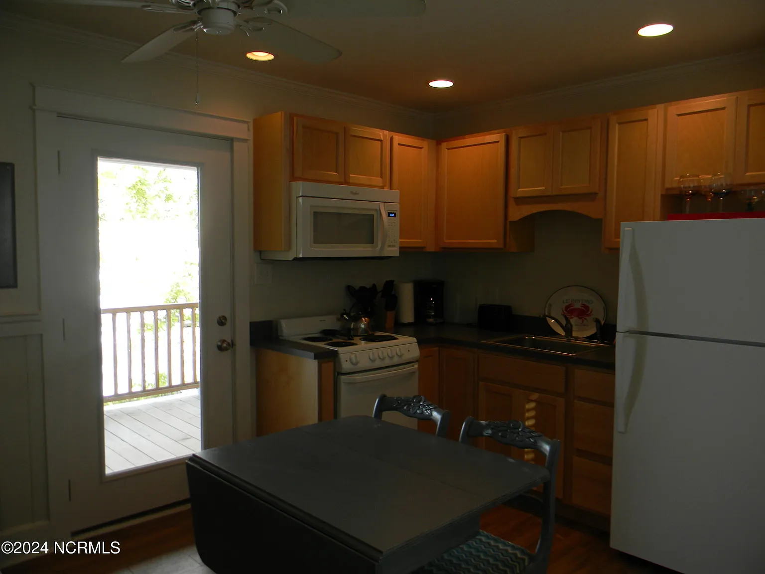 1 bed, 1.0 bath, $1,600 — Photo 2