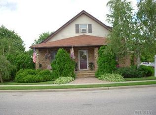 769 Dauntless Pkwy, Elmont, NY
