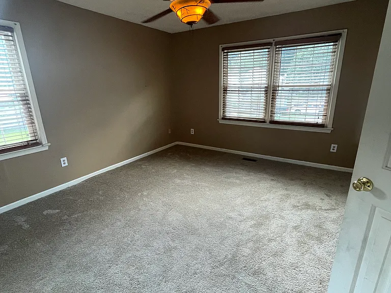 9 Warwick Cir — Photo 15