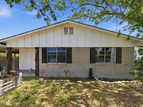 1101 Laredo St, Sinton, TX 78387