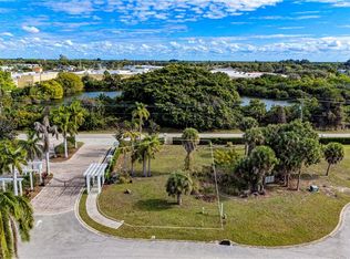 6770 Portside Ln, Englewood, FL 34223