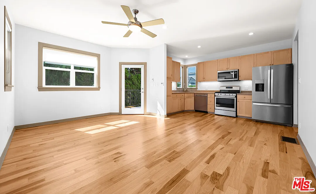 1 bed, 1.0 bath, $3,300 — Photo 4