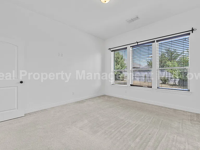 4106 Horseshoe Ln — Photo 38