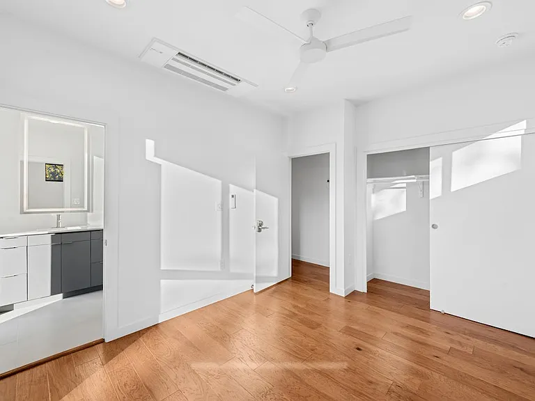 1915 Robbins Pl — Photo 22