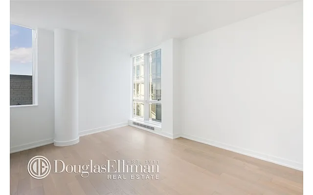Sold by Douglas Elliman | media 21