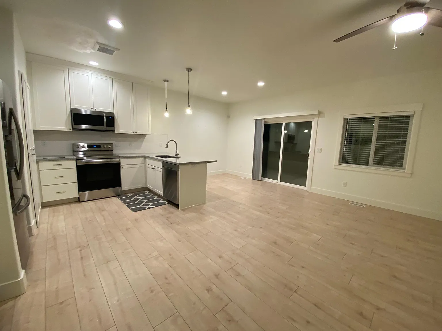 416 S 3 W — Photo 2