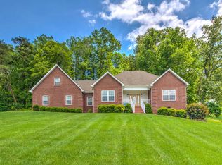 106 Andorra Ln, Clinton, TN 37716