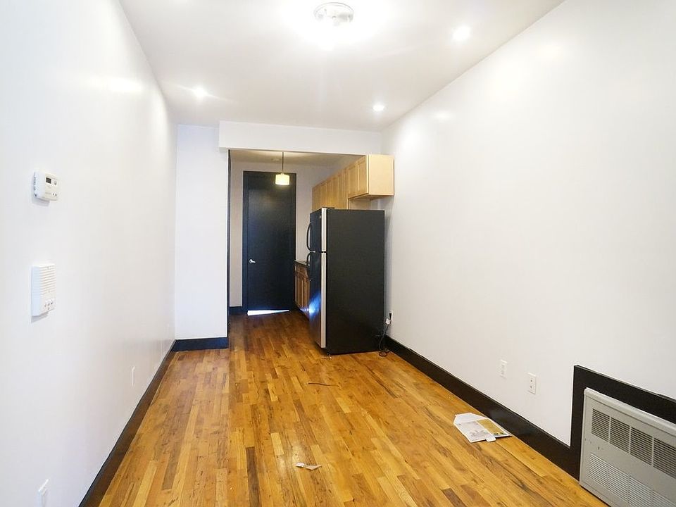 1st image of 198 Scholes St #317
