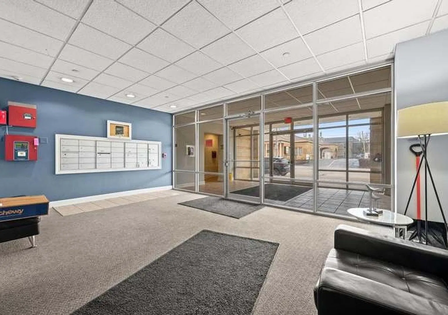 Spacious 2BR Condo in Milwaukee — Photo 2