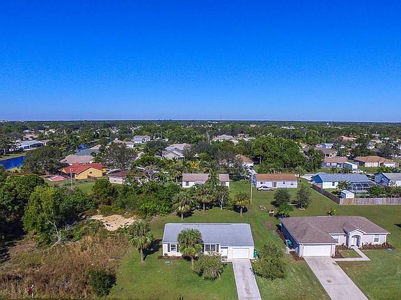 3rd image of 2649 SE Melaleuca Blvd