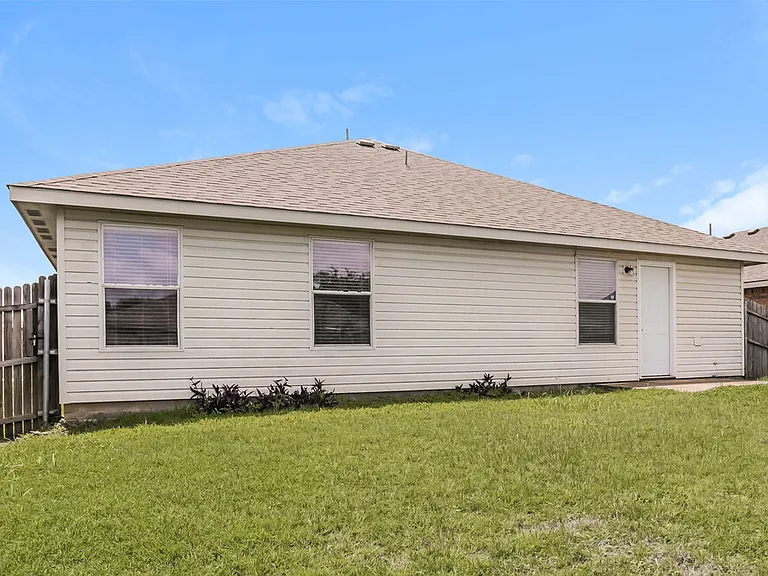 1453 Castle Ridge Rd — Photo 16