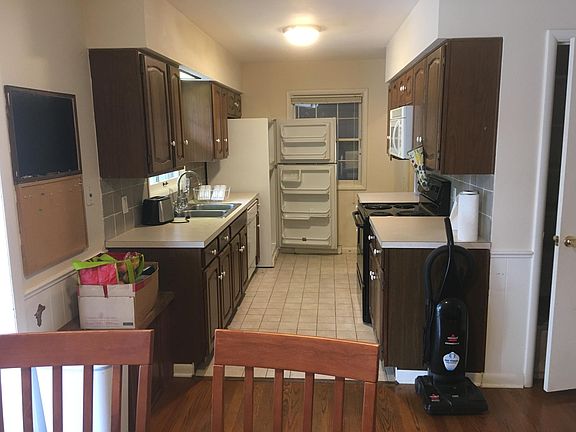 5th image of 1694 Radcliff Ave SE