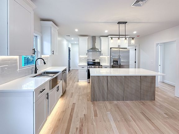 2nd image of 23 Murray Hill Rd