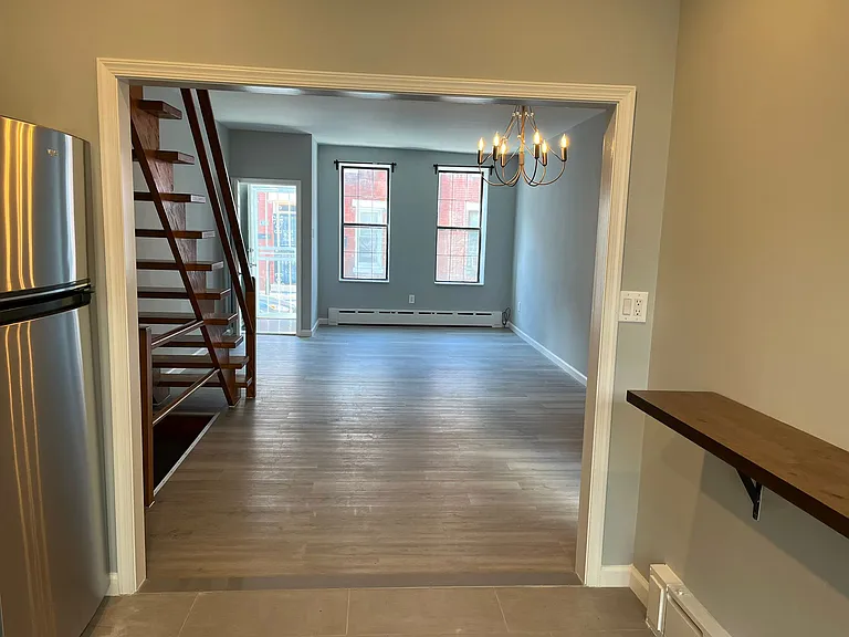 1849 S Rosewood St — Photo 4