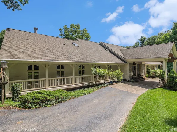 7979 Foster Rd, Clarkston, MI 48346