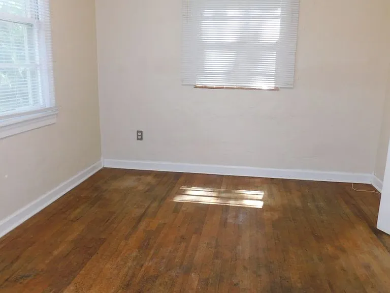 5725 E University Ave — Photo 13