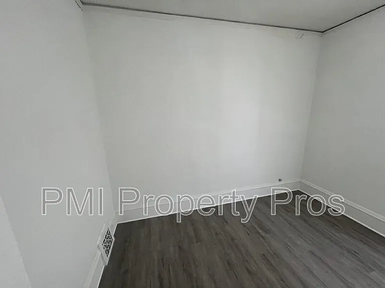 3284 N 30th St — Photo 14
