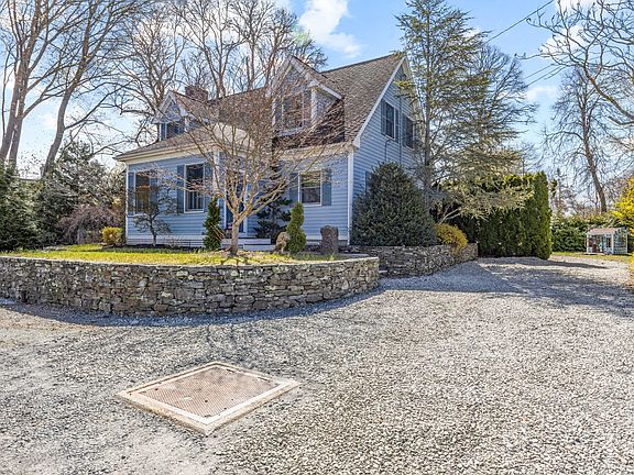 2nd image of 32 Everett Road