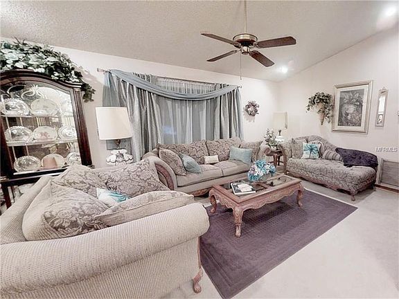 3rd image of 1368 Nadine Dr