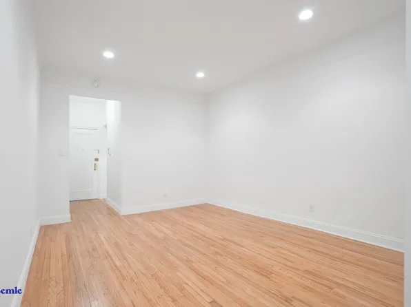 204 East 84th Street 1FW image 2 of 6