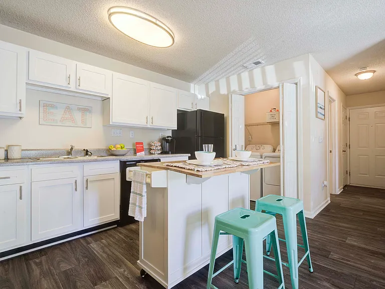 Quad Apartment Homes — Photo 9