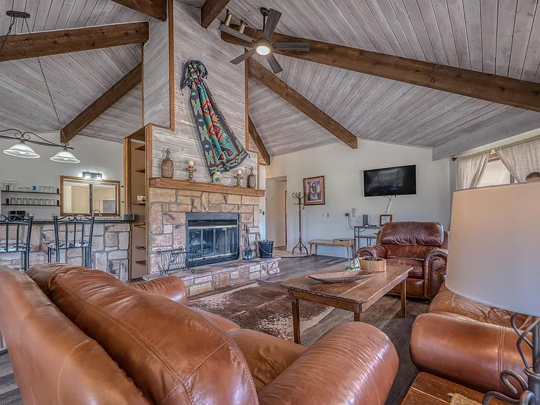 409 Barcus Rd — Photo 4