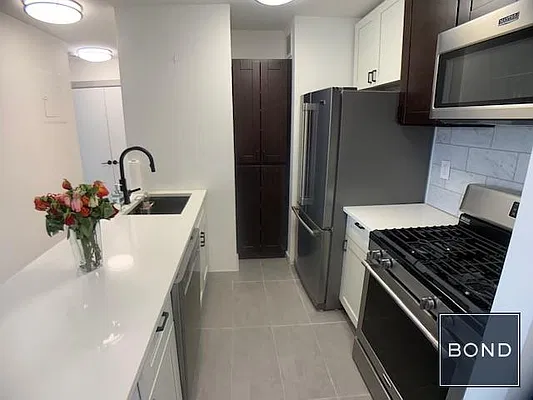 Rented by Bond New York | media 4